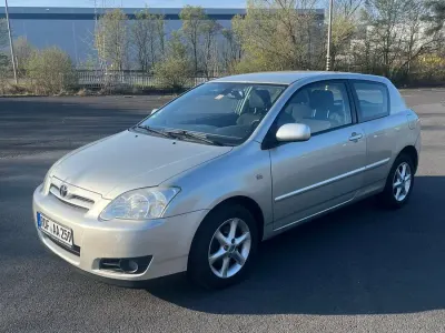 Używany Toyota Corolla 116 KM (85 kW) 2004 Srebrny Coupe