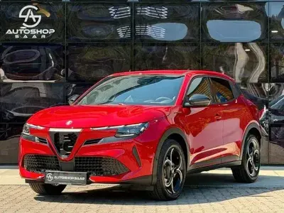 Gebraucht Alfa Romeo Junior Edizione Speciale 136 PS (100 kW) 2025 Rot SUV