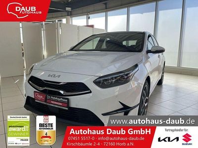 Neu Kia Ceed 140 PS (102 kW) 2025 Carraraweiss Kleinwagen