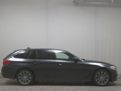Gebraucht BMW 520 Sport Line 190 PS (139 kW) 2020 Grau Kombi