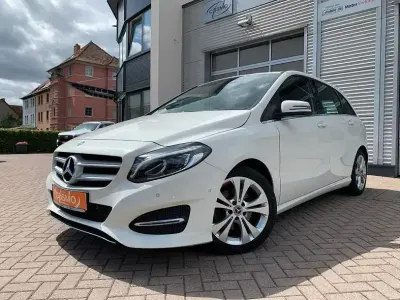 Gebraucht Mercedes B200 Style 156 PS (114 kW) 2018 Weiß Kleinwagen