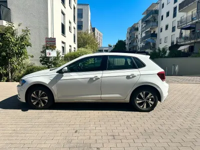 Gebraucht VW Polo Comfortline 65 PS (47 kW) 2017 Weiß Kleinwagen