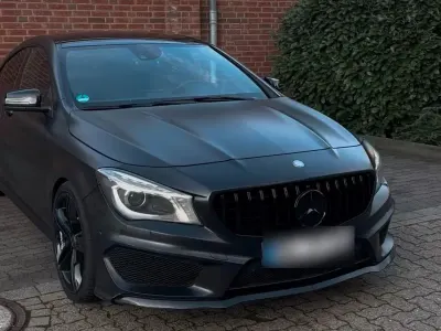 Occasion Mercedes CLA200 AMG line 156 ch (114 kW) 2013 Argent Coupé