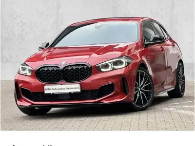 Brugt BMW M135 Comfort Edition 306 HK (225 kW) 2023 Rød Hatchback