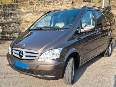 Gebraucht Mercedes Viano 163 PS (119 kW) 2012 Braun Van / Kleinbus
