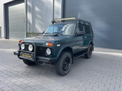 Gebraucht Lada niva 82 PS (60 kW) 2011 Grün SUV