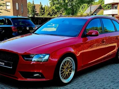 Gebraucht Audi A4 Attraction 120 PS (88 kW) 2015 Rot Kombi