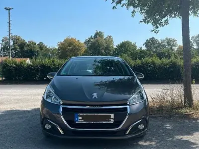 Gebraucht Peugeot 208 83 PS (61 kW) 2019 Grau Kleinwagen