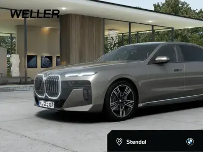 Gebraucht BMW 740 Comfort Edition 299 PS (219 kW) 2025 Andere Limousine