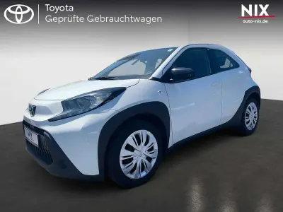 Gebraucht Toyota Aygo X X-play 72 PS (52 kW) 2022 Schneeweiß SUV