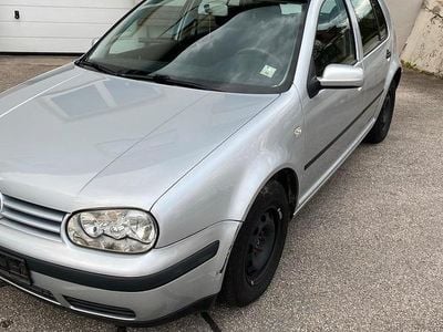 Second-hand VW Golf IV 75 CP (55 kW) 2002 Argintiu Berlinǎ