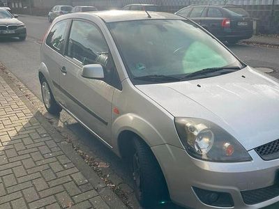 Gebraucht Ford Fiesta 75 PS (55 kW) 2006 Silber Kleinwagen
