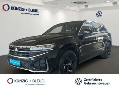 Second-hand VW Touareg R-line 286 CP (210 kW) 2025 Negru SUV