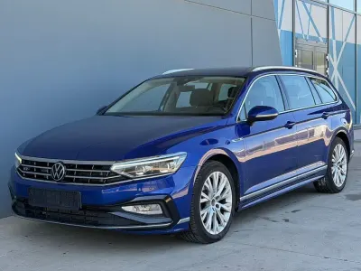 Usata VW Passat R-line 200 CV (147 kW) 2022 Blu Station wagon