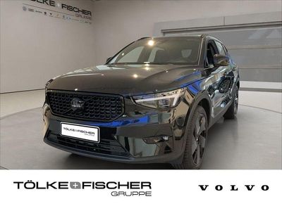 Neu Volvo XC40 Plus 163 PS (119 kW) 2025 Schwarz SUV