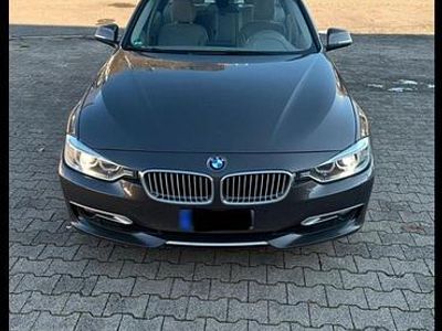 Gebraucht BMW 320 184 PS (135 kW) 2012 Braun Limousine