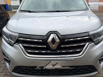 Usado Renault Kangoo Techno 116 HP (85 kW) 2024 Prateado Monovolume