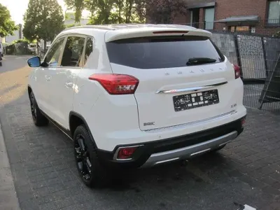 Gebraucht Baic X35 111 PS (81 kW) 2018 Perlmuttweiß SUV