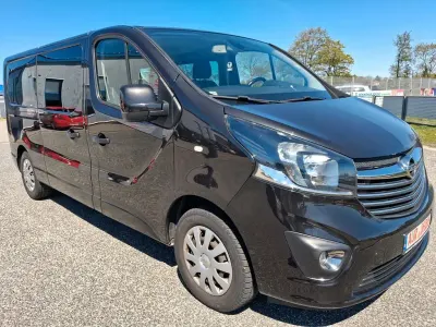 Usata Opel Vivaro 125 CV (91 kW) 2017 Nero Monovolume