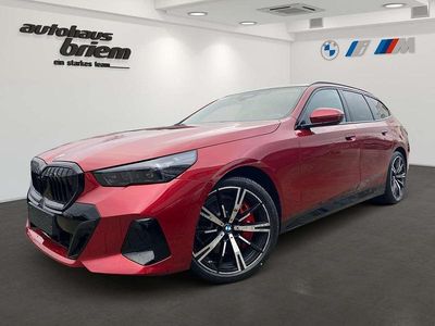 Neu BMW 540 M Sport 303 PS (222 kW) 2026 Fire red metallic Kombi