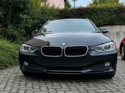 Gebraucht BMW 318 Sport Line 143 PS (105 kW) 2012 Schwarz Kombi