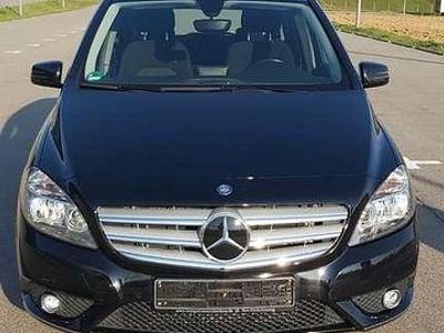 Gebraucht Mercedes B180 122 PS (89 kW) 2012 Van / Kleinbus