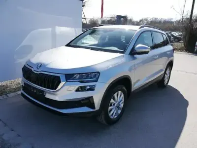 Gebraucht Skoda Karoq Selection 150 PS (110 kW) 2025 Brilliant silver metallic (metallic) SUV