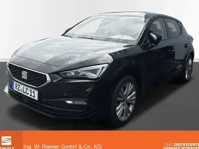 Second-hand Seat Leon Style 110 CP (80 kW) 2024 Negru Berlinǎ