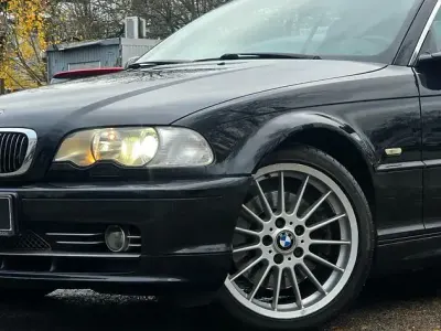 Gebraucht BMW 330 Cabriolet 231 PS (169 kW) 2001 Schwarz Cabrio