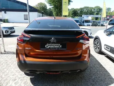 Gebraucht Citroën e-C4 Shine 100 kW (136 PS) 2022 Braun Limousine