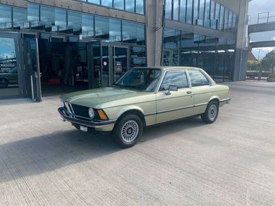 gebraucht BMW 318 Automatic in annäherndem Neuzustand