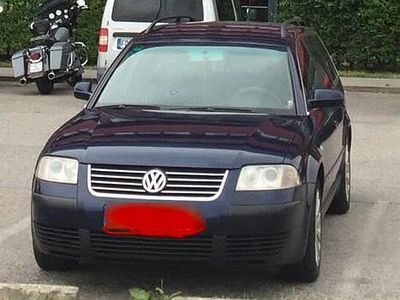 Blau Gebraucht 2002 VW Passat Kombi | 3.800 €