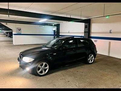 Gebraucht BMW 118 122 PS (89 kW) 2006 Schwarz Kleinwagen