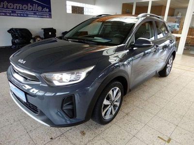 Perennialgrau metallic (metallic) Gebraucht 2022 Kia Stonic Vision SUV | 15.490 € (Fairer Preis)