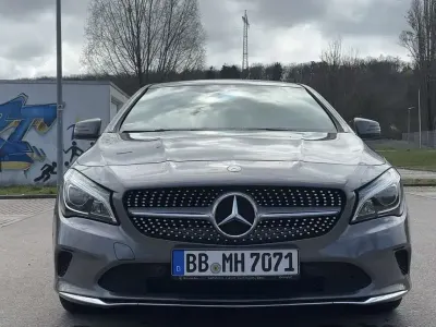 Gebraucht Mercedes CLA200 Shooting Brake Urban 156 PS (114 kW) 2016 Grau Kombi