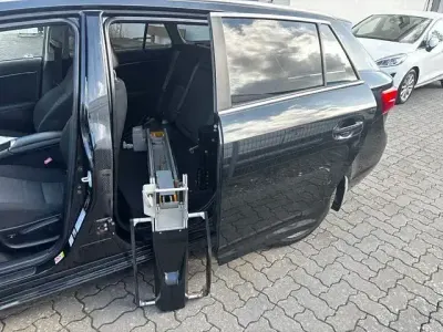 Gebraucht Toyota Avensis Edition 150 PS (110 kW) 2014 Schwarz Kombi