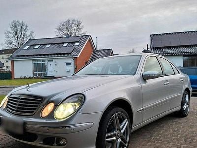 Second-hand Mercedes E350 274 CP (201 kW) 2005 Argintiu Berlinǎ