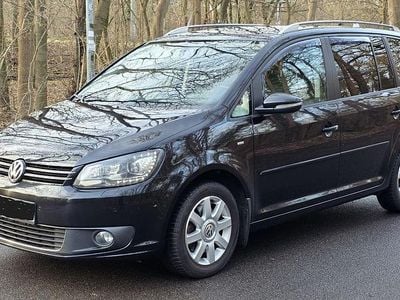 Schwarz Gebraucht 2014 VW Touran Cup Van / Kleinbus | 12.500 € (Etwas zu teuer)