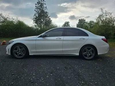 Gebraucht Mercedes C180 156 PS (114 kW) 2019 Weiß Limousine