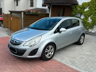 Gebraucht Opel Corsa 95 PS (69 kW) 2013 Silber Kleinwagen