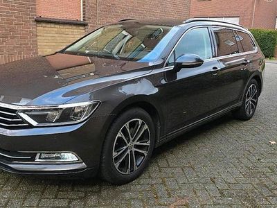 Gebraucht VW Passat Comfortline 150 PS (110 kW) 2018 Braun Kombi
