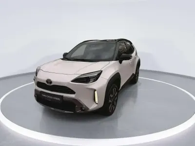 Neu Toyota Yaris Cross Plus 131 PS (96 kW) 2026 Platinum white pearl black SUV