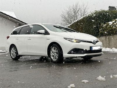 Gebraucht Toyota Auris Team 136 PS (100 kW) 2019 Weiß Kleinwagen