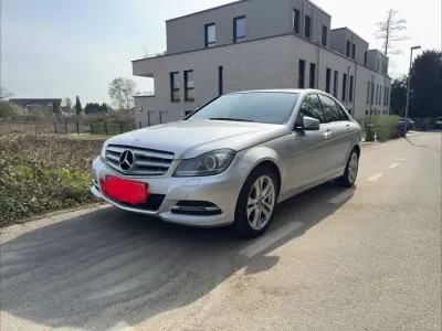Gebraucht Mercedes C200 Avantgarde 184 PS (135 kW) 2013 Silber Limousine