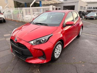 Gebraucht Toyota Yaris Hybrid Business Edition 116 PS (85 kW) 2022 Rot Kleinwagen