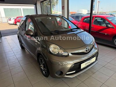 Gebraucht Toyota Aygo Connect Style 68 PS (50 kW) 2012 Braun Kleinwagen