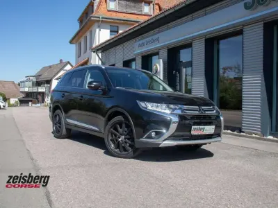 Gebraucht Mitsubishi Outlander Plus 150 PS (110 kW) 2017 Schwarz SUV