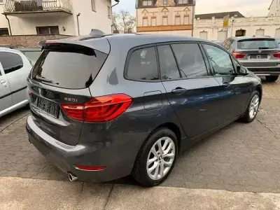 Gebraucht BMW 220 Gran Tourer Advantage 192 PS (141 kW) 2018 Grau Van / Kleinbus