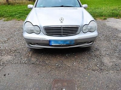 Silber Gebraucht 2000 Mercedes C200 Avantgarde Limousine | 800 € (Guter Preis)