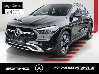 Gebraucht Mercedes GLA200 Progressive 163 PS (119 kW) 2025 Kosmosschwarz metallic SUV